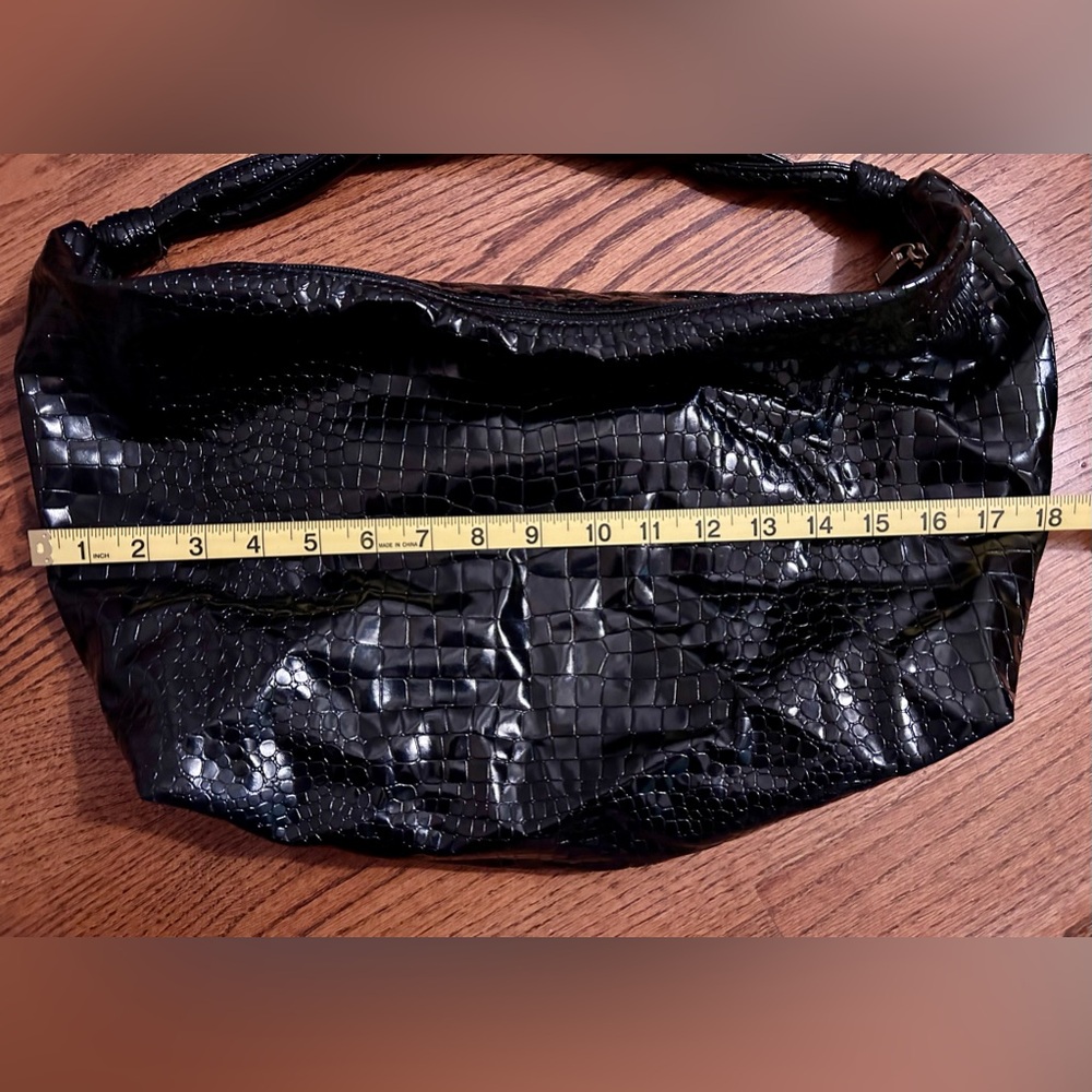Twisted Straps Shoulder Bag. Shinny and Soft - Picture 5 of 7